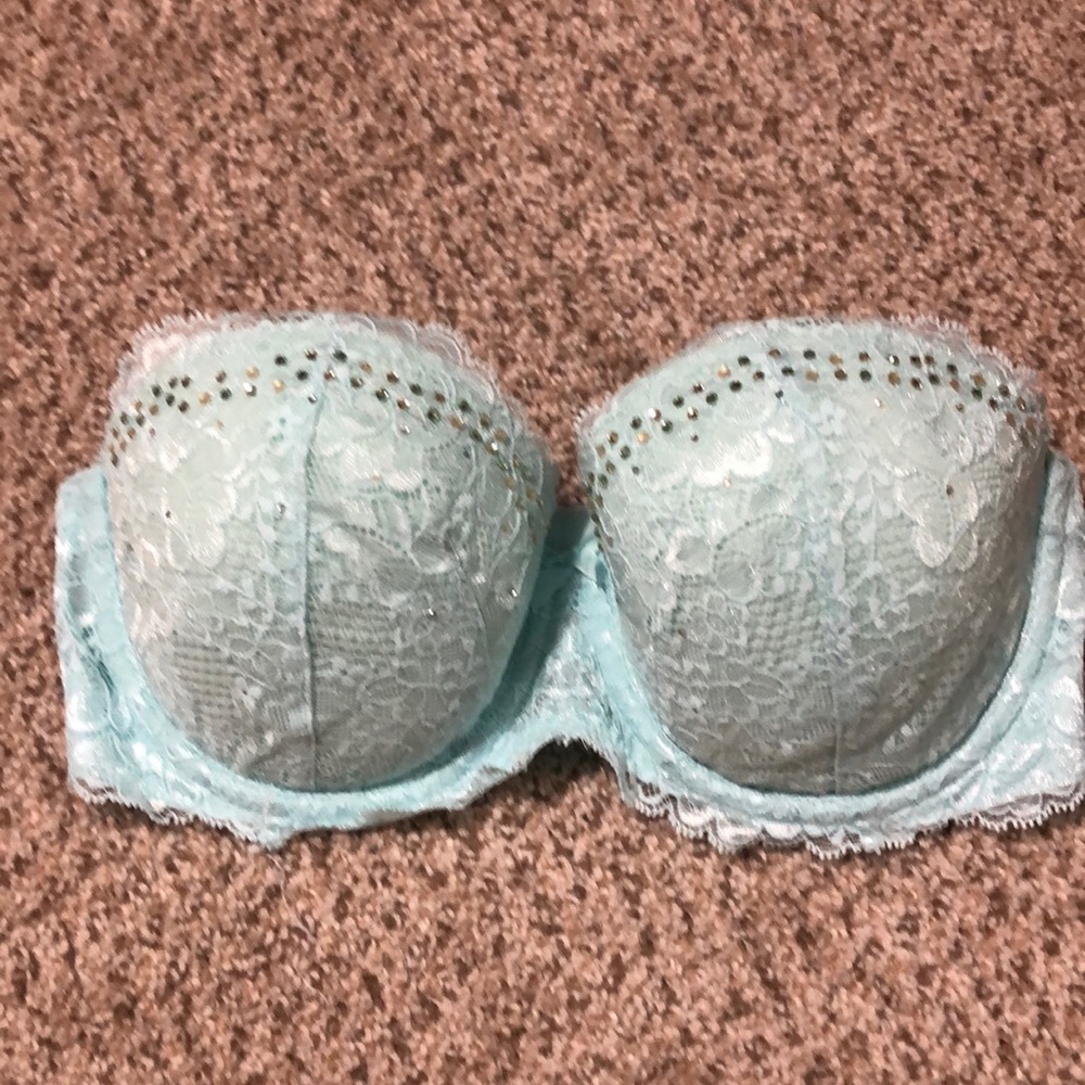 Victoria Secret Bra- 32D.